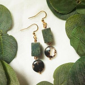 Forest Grunge Green Serpentine & Black Spiderweb Glass Earrings